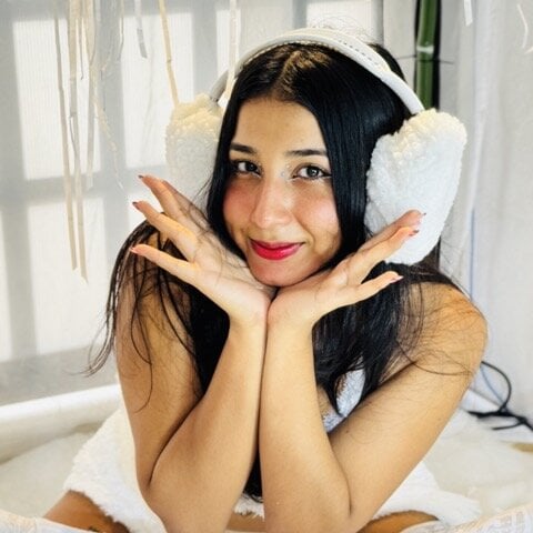 Live sex webcam photo for Miliaangeles #290258626