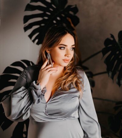 LoraFlores 🖐 chatroom