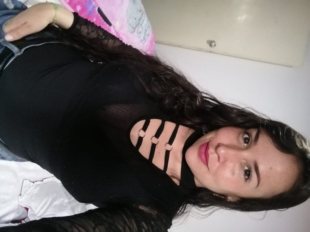 lucy_sweet_tx from stripchat