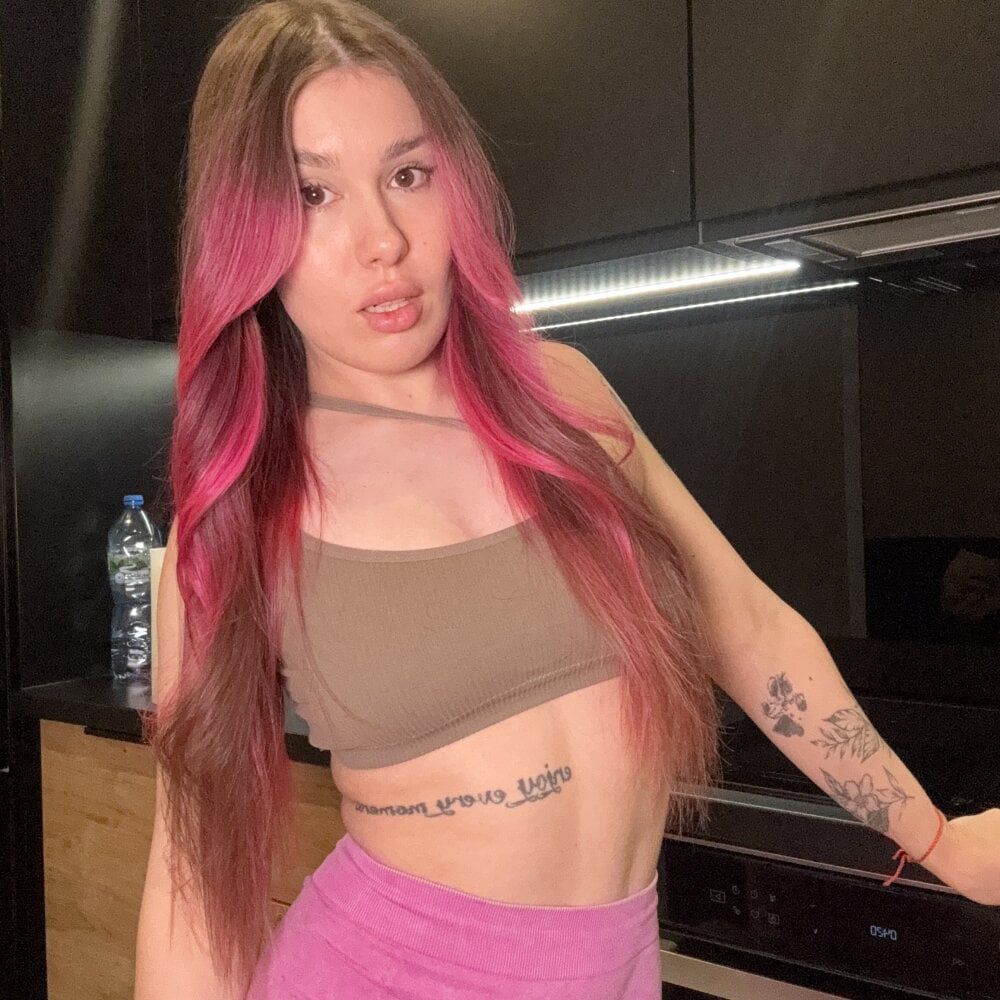 mega-camsex.net bellablush03 livesex profile in russia cams