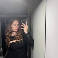 Ceris_Lepiss' Offline Chat Room