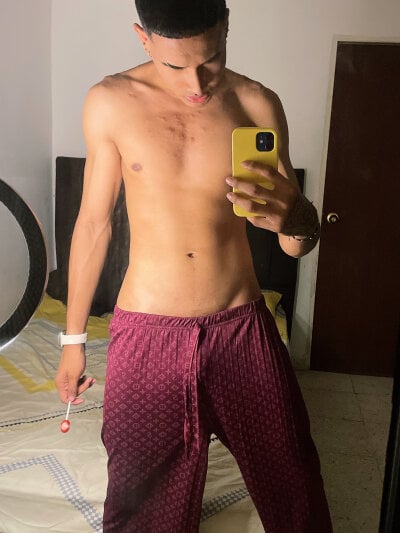 kronos_Rios Live Cam on StripChat