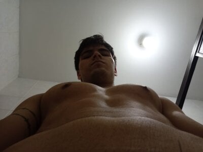 Tonilars Male Brunette Free Webcam Striptease