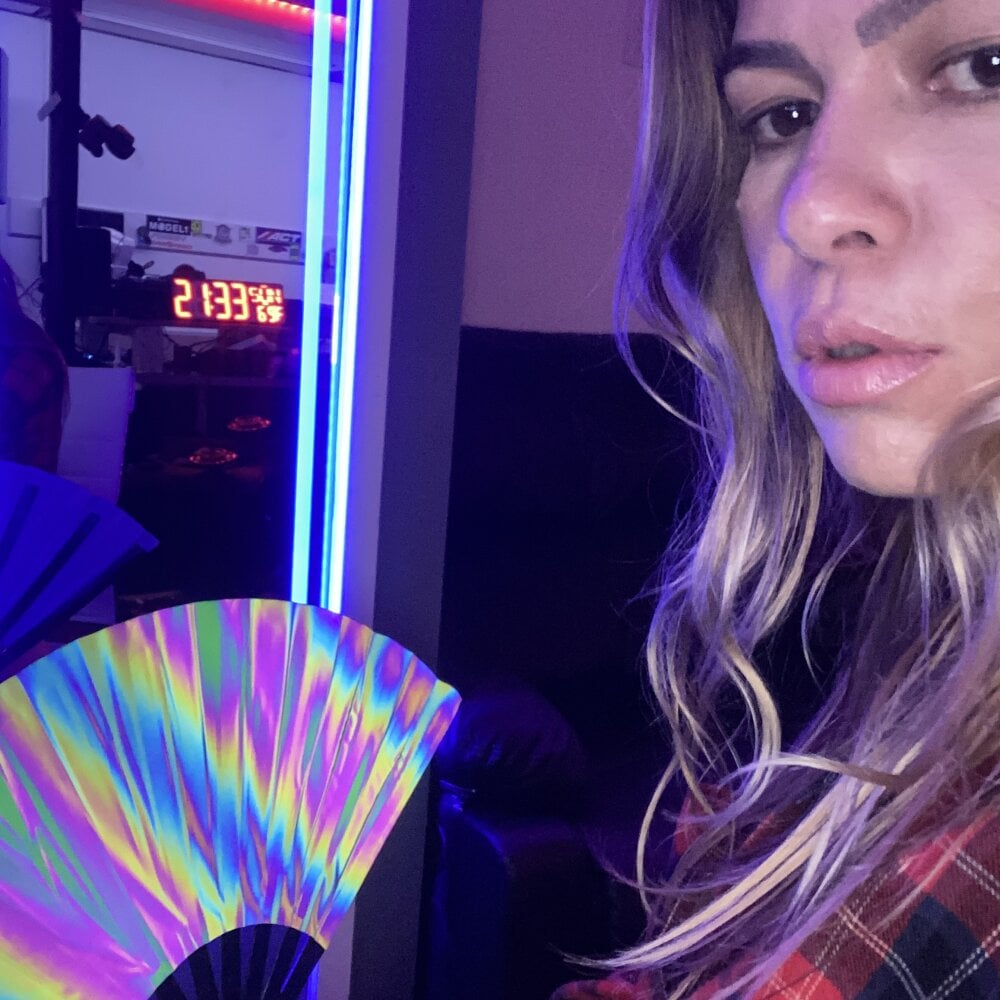 sexlivecamsites.com aaaahhiraya2 livesex profile in in-your-darkest-and-lustful-dreams cams