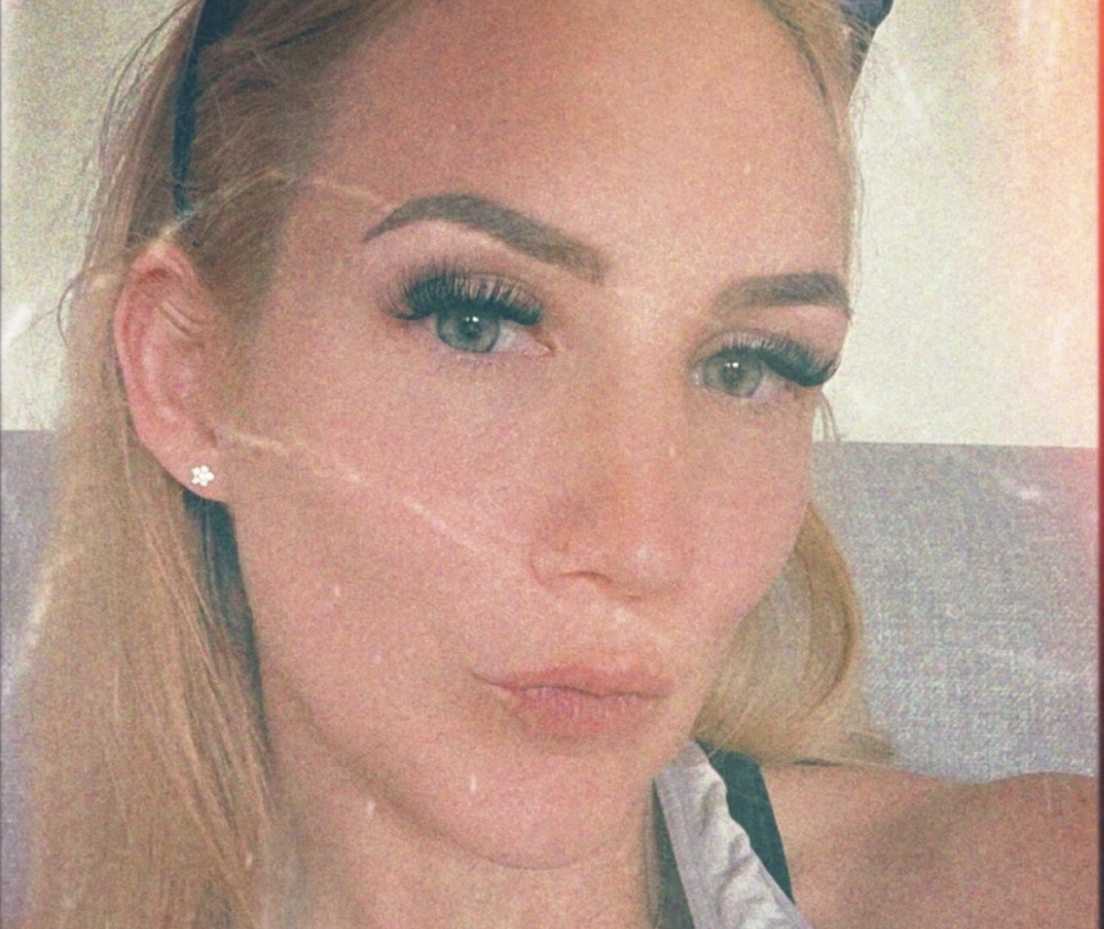 watchgirlcam.com bellanoirxx livesex profile in polsa cams