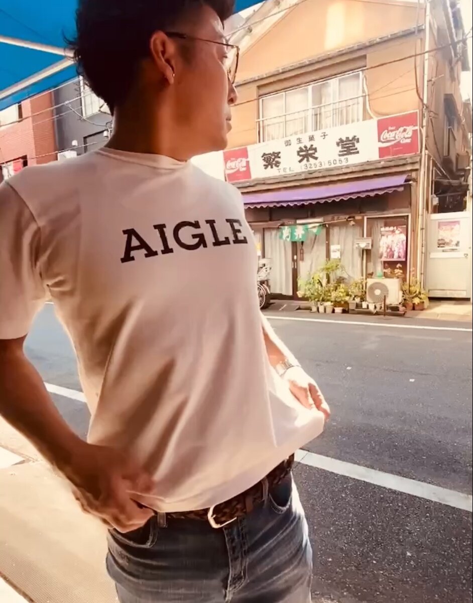 Japan_leon_1919's Offline XXX Chat