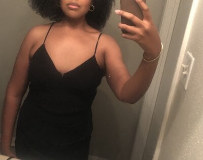 CurlyCutieSweetie Stripchat American Young  Adult Cam Live 