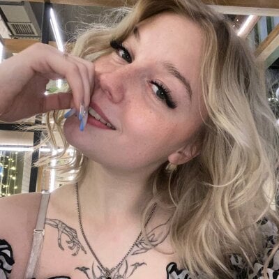 dizzygelia from stripchat