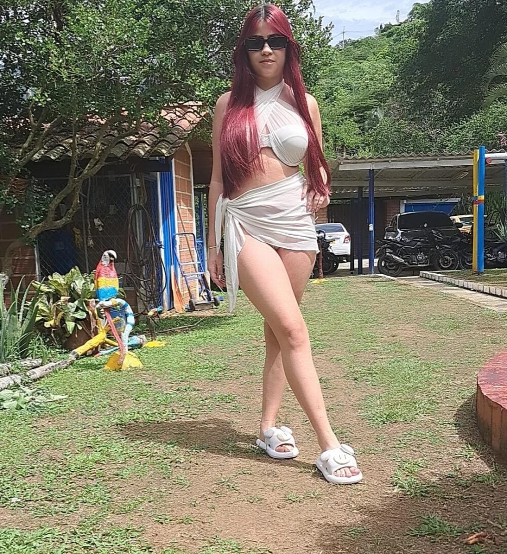 amateursex-livecam.com sara_vel__ livesex profile in in-your-two-heads cams