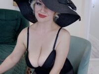 ClassyTinaa Chat XXX live
