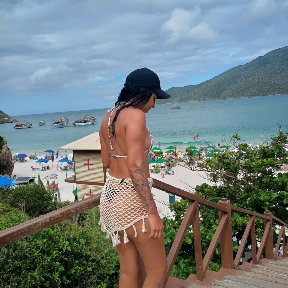 mega-camsex.net mannuux livesex profile in straight cams