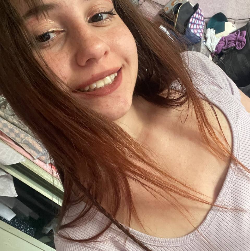 CarryBroock 🕘 naked cam