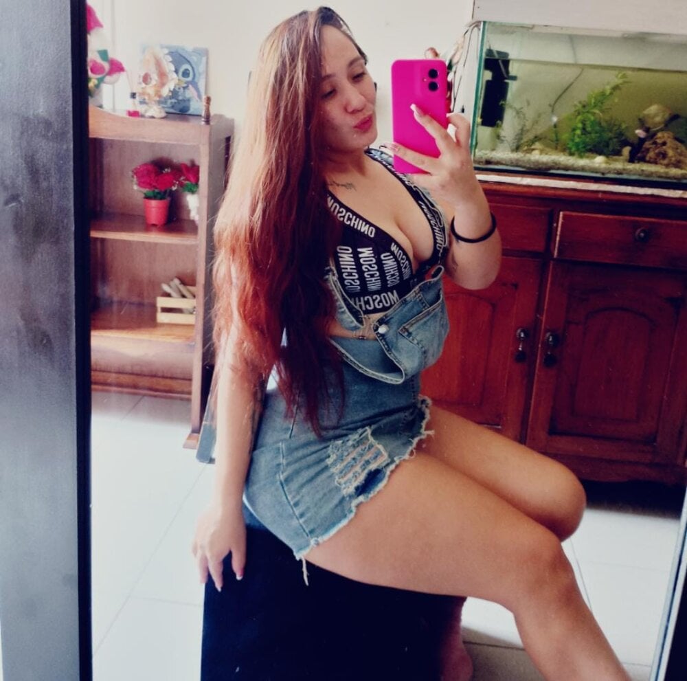 lily_sanderss webcam profile - Australian