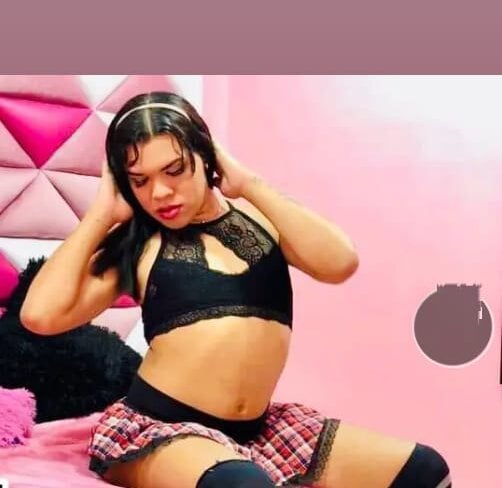 Watch camilaw24 live on cam at StripChat
