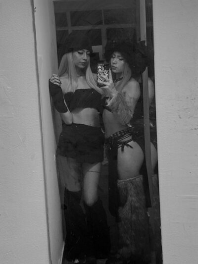 emily_and_samantha Avatar