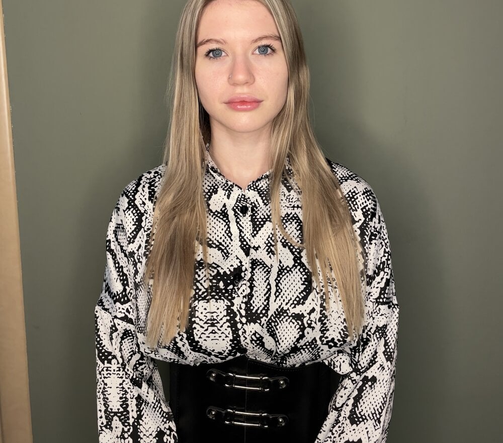 watchgirlcam.com towandakaiser livesex profile in grey-hair cams