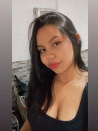 Cloe_Smitt's Offline Chat Room