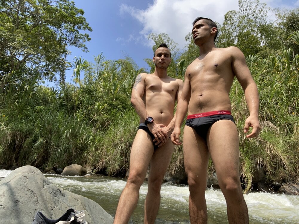Watch  mao_and_esteban live on cam at StripChat