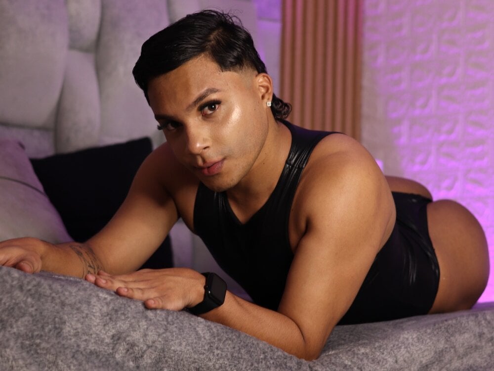 Dominic_doll's Offline XXX Chat