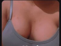 pooja_sharma_891's Offline Chat Room