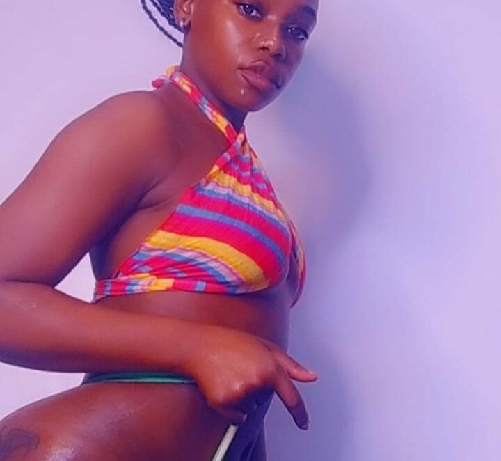 Heaven_gall live cam model at StripChat