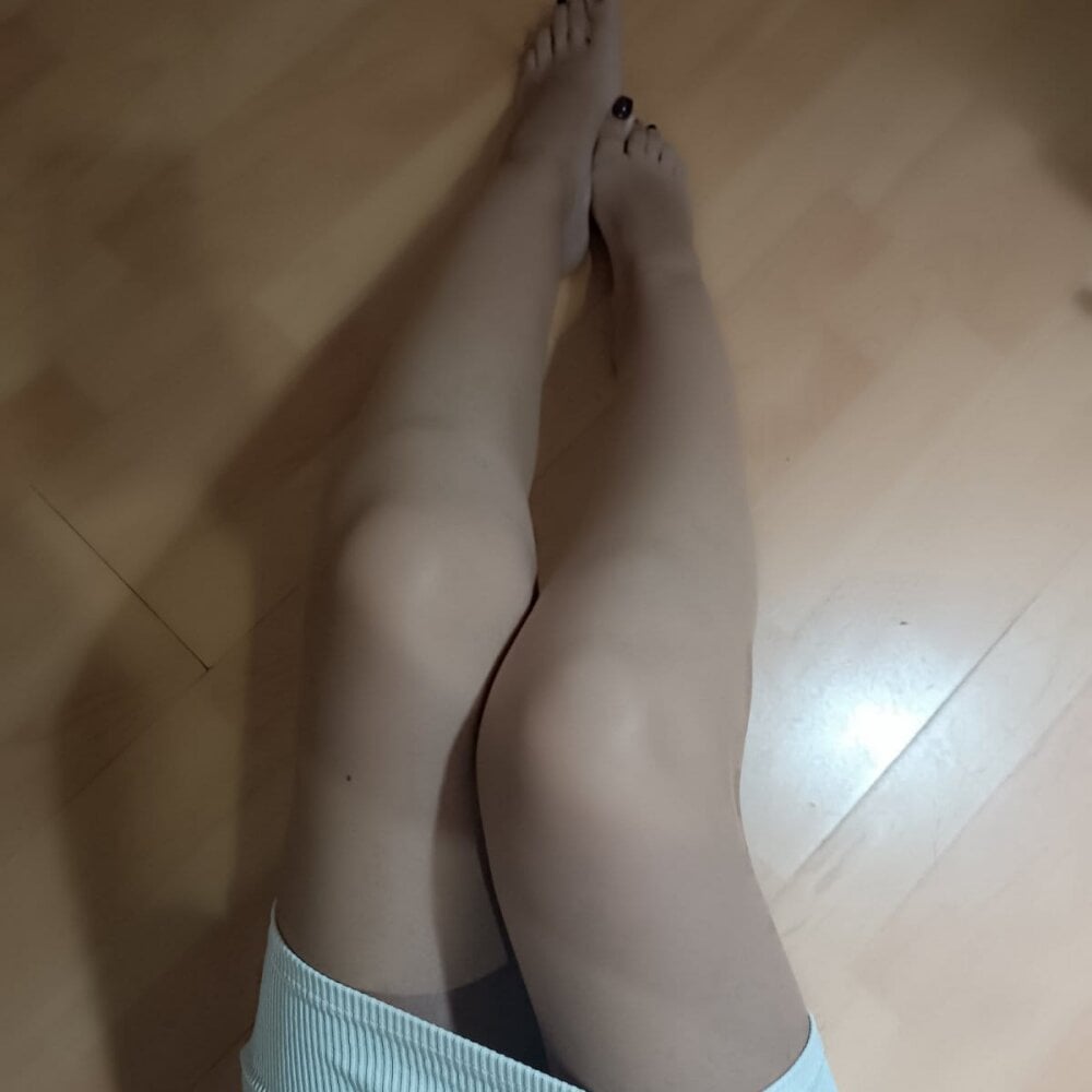 xxx-topcamgirls.com lilith161 livesex profile in colombia-hours-700-am-to-0200-pm cams