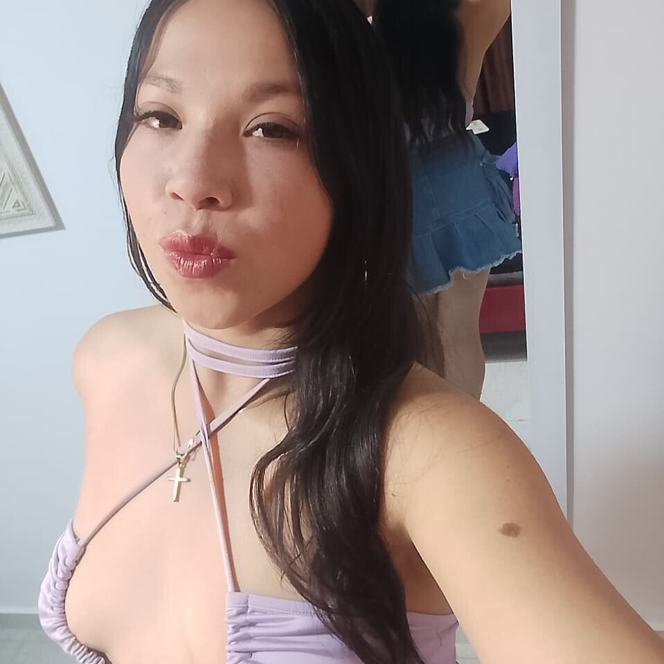 amateursex-livecam.com ambermistshh livesex profile in spankingpaddling cams