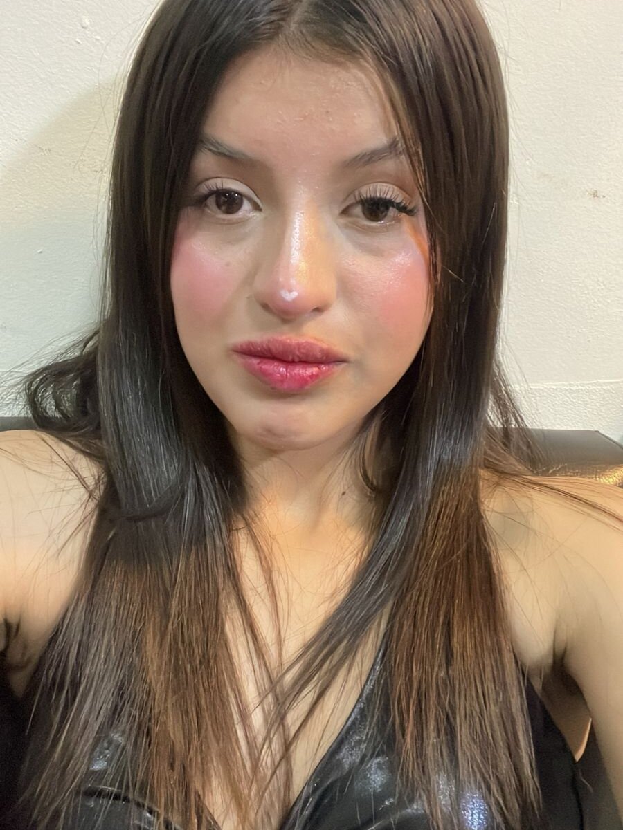 stripchat salome-28_ webcam profile pic via onaircams.com