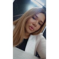 danielaleon02's Offline Chat Room