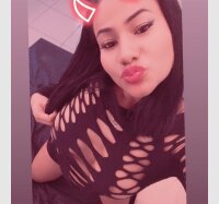 Ashleey_Ross' Offline Chat Room