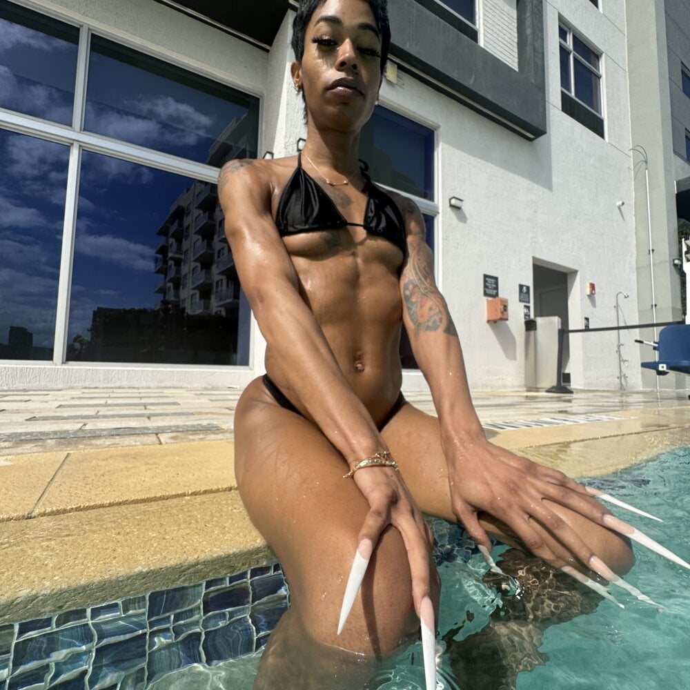 Live sex webcam photo for thedoll #290217314