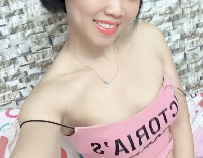 AsianPussie4u on StripChat