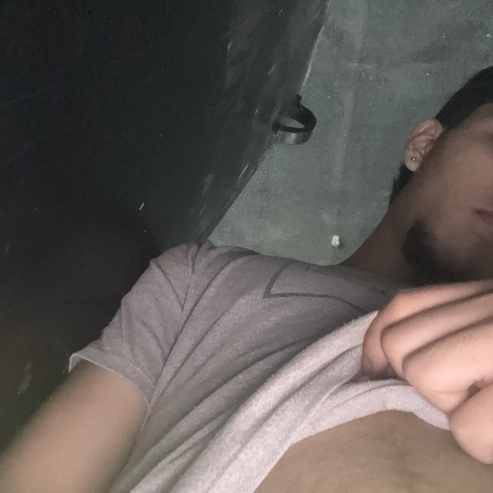 Juan_Steven69's Offline XXX Chat