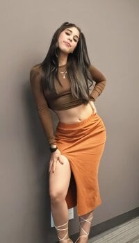 alexandragamberini Adlı Modelin Çevrimdışı Sohbet Odası