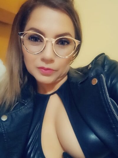 Chantal_hott Female Girls XXX Webcam
