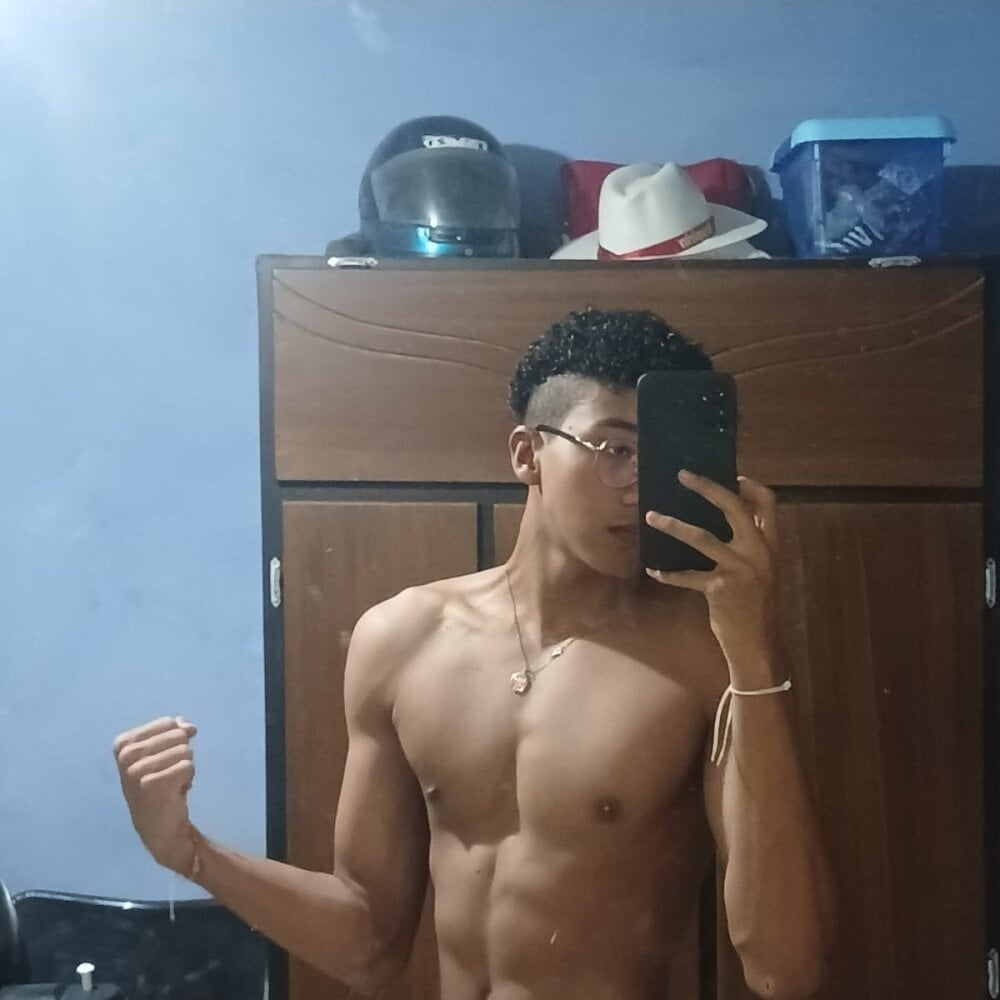 Danny_Twink20 profile