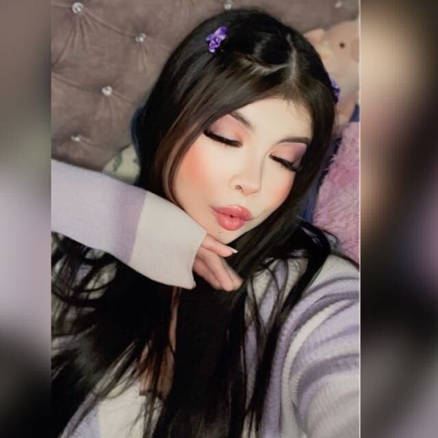 angiemoon_ profile
