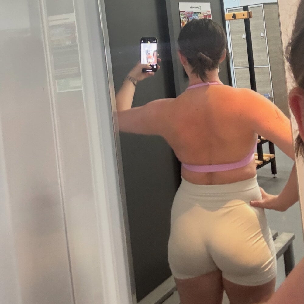 ScottishGymBunny live cam model at StripChat