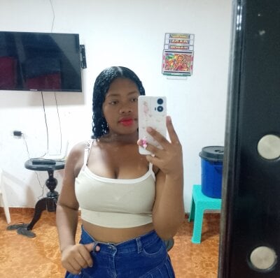 Shantall_hot10