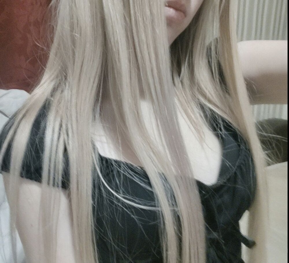 laura_obsidian from stripchat