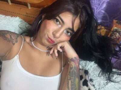 Raven__purple on StripChat