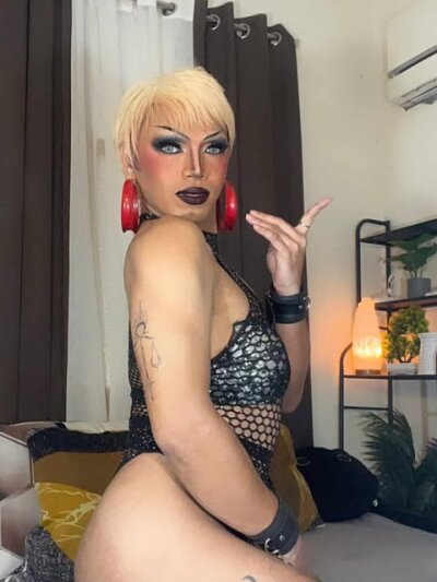 SmokingDomDiva Trans Young Online Webcam XXX