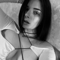 miaalluree's Offline Chat Room