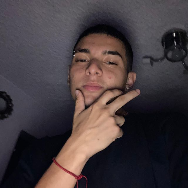 Endy_white profile