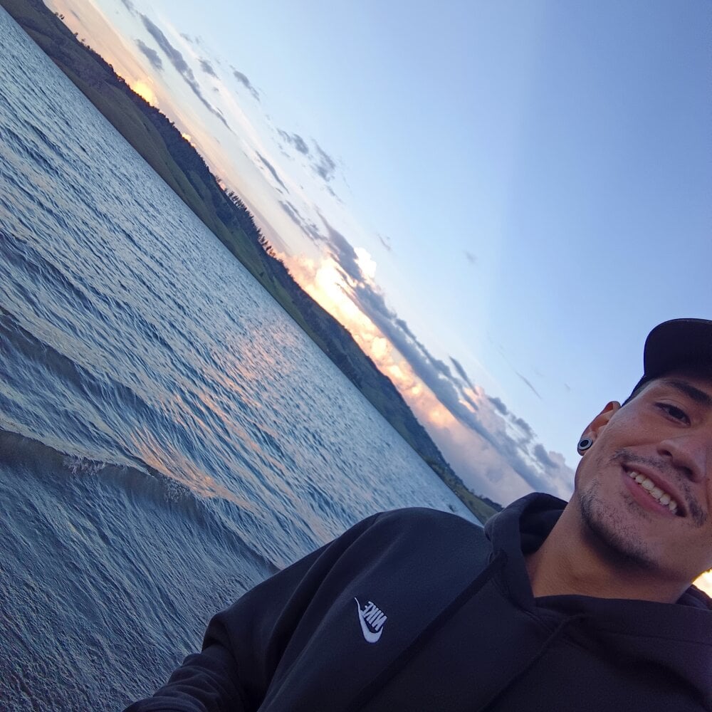 Duohotlatin33 offline XXX-chatje