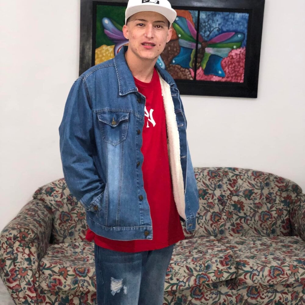 Straight-guys Webcam Show strip.chat