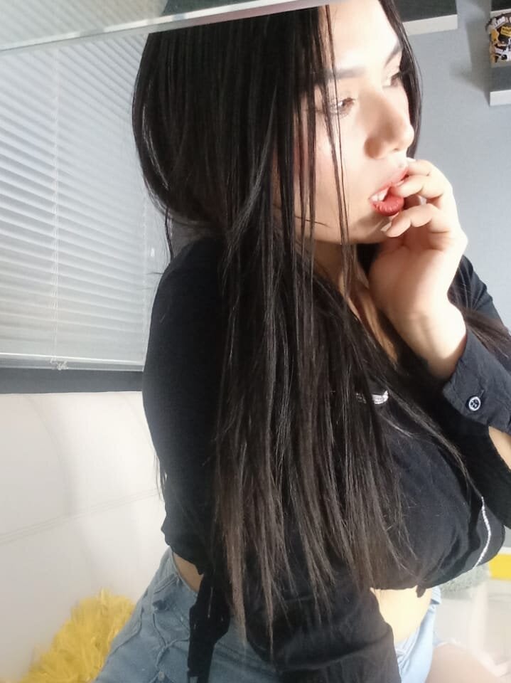 amber_morris' Offline Chat Room