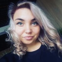 White_Pamella's Offline Chat Room