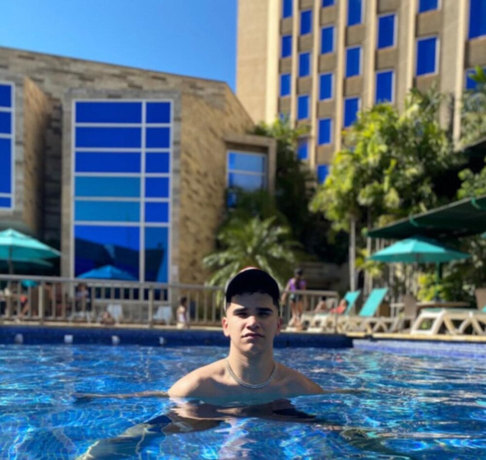 bryam_latin profile