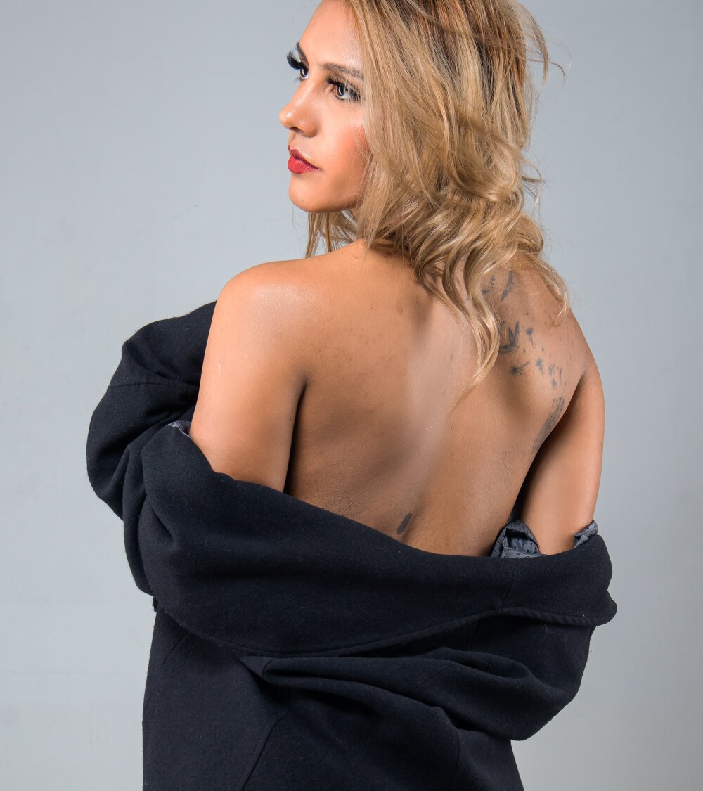 livestrip-joy.com ivannamoretti livesex profile in i-am-from-europe cams